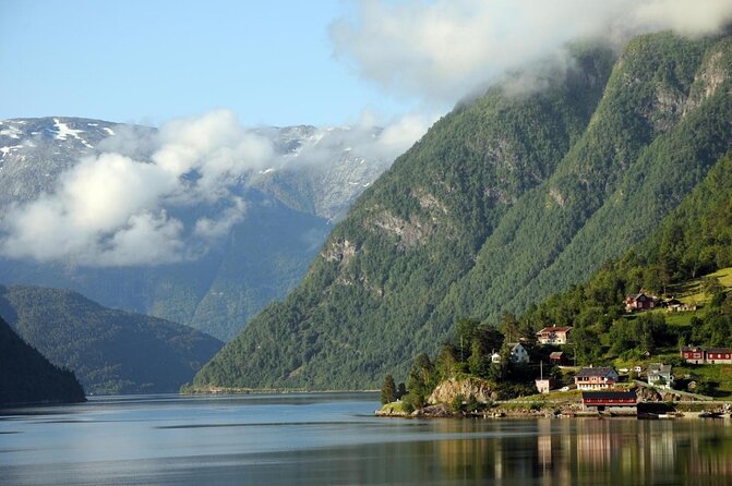Private tour - Hardangerfjord, Voss Gondola & 4 Great Waterfalls - Private comfort from Bergen: the pickup-and-drive plan
