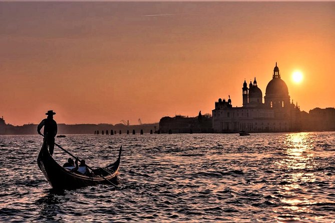 Private Tour: Venice Gondola Ride with Serenade - Afternoon vs Evening: When You’ll See More Than You Photo