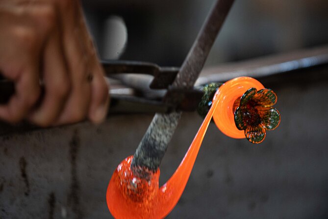 Private Tour: Venice Walk, Gondola, and Private Boat Tour ending on Murano Island with Venetian Lunch and Glass Factory Visit - Artistic Glassworks Colleoni: Watching Glass Come Alive