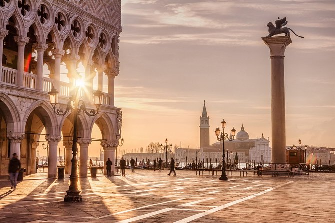 Private Venice City Tour and Gondola Ride - Finding your group at Piazza San Marco (and avoiding the common slip)