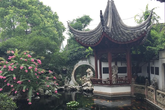 Private Zhujiajiao Ancient Town and Harmony Garden Day Tour with Gondola Ride - Why a private Zhujiajiao tour feels calmer than doing it alone