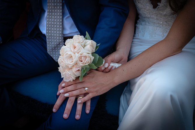 Renew your wedding vows on a romantic gondola - Who This Gondola Vow Renewal Suits Best