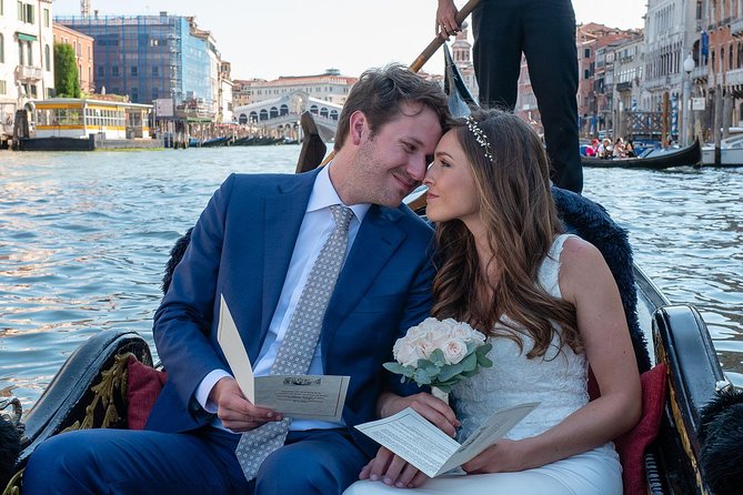 Renew your wedding vows on a romantic gondola - The 30-Minute Gondola Ride That’s Built for Romance