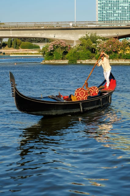 Roma: The one and only Roma Gondola tours on the lake! - Why a gondola on the Lake of EUR is so interesting