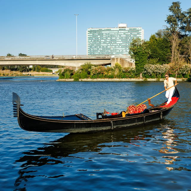 Roma: The one and only Roma Gondola tours on the lake! - Price and value: is $39.86 worth it?