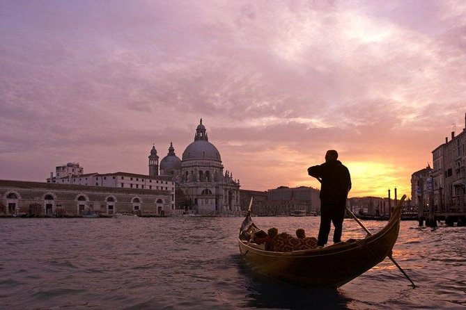 Romantic Venice: 30 Minute Gondola Ride with Serenade - What makes this “Romantic Venice” gondola different