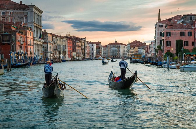 Romantic Venice: 30 Minute Gondola Ride with Serenade - Where it fits best in your Venice evening plan