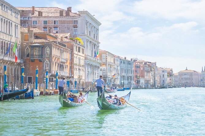 Romantic Venice: 30 Minute Gondola Ride with Serenade - Grand Canal highlights you’ll actually recognize