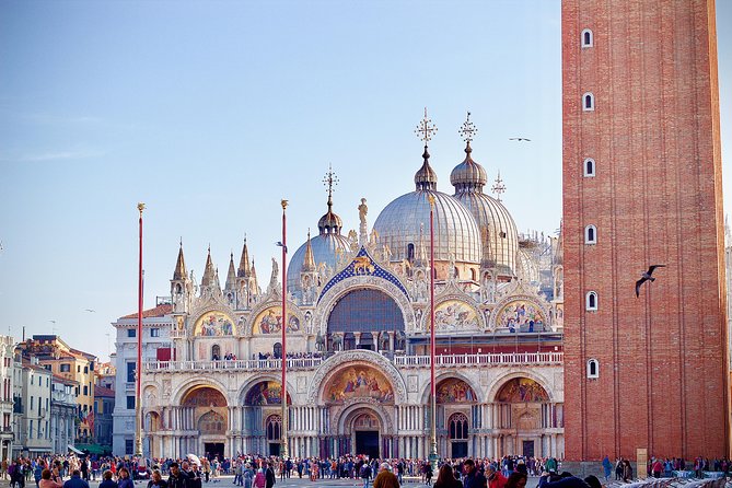 Saint Marks Basilica, Doge's Palace and Gondola tour in Venice - Doge’s Palace walkthrough: power rooms, art, and the prison wing