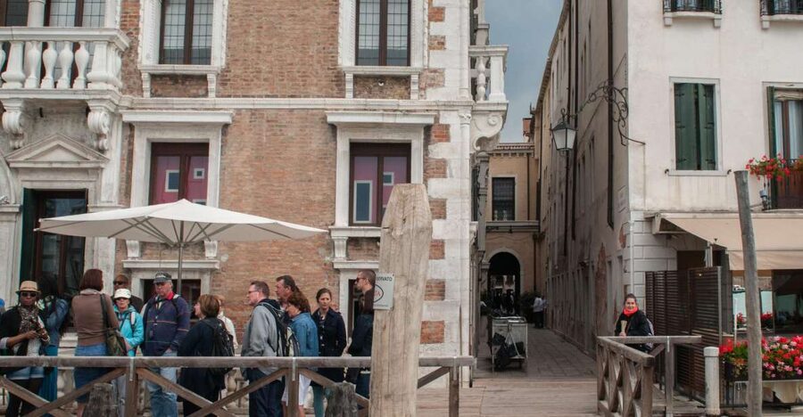 Secret Venice & Gondola Tour - The 90-minute walking route through lesser-known Venice piazzas