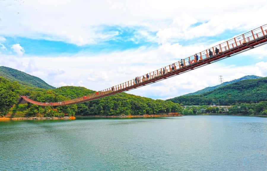 Seoul: DMZ Tour with Optional Suspension Bridge and Gondola - Imjingak Park and Freedom Bridge: walking symbolism, not just looking