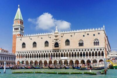Skip the Line: Best of Venice Private Tour Including San Marco Doges' Palace and Gondola Ride - Doge’s Palace skip-the-line: where politics becomes theater