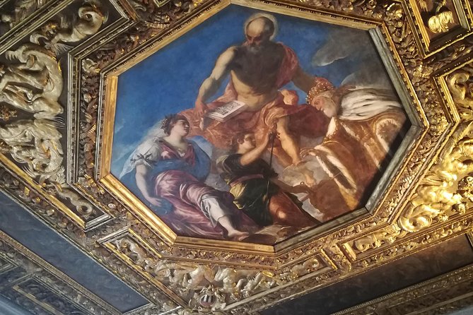 Skip-the-Line Venice Private Tour Including St Mark Doges Palace & Gondola Ride - St. Mark’s Square start: getting oriented before the crowds swallow you