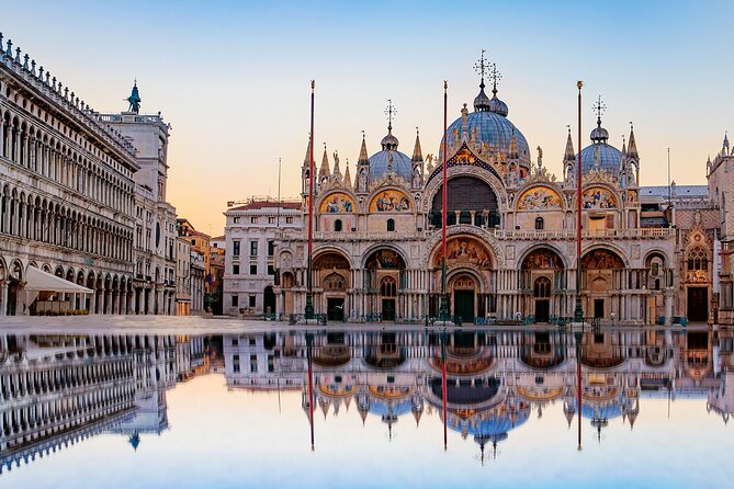 St. Mark’s Basilica Guided Tour with Venice Canals Gondola Ride - Fast access to Basilica di San Marco, without the line crush