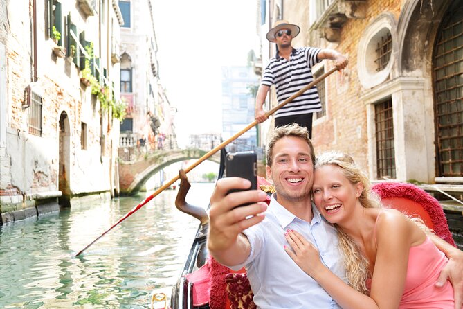 St. Mark’s Basilica Guided Tour with Venice Canals Gondola Ride - The lagoon basin stop: Bacino di San Marco for the big-picture feel