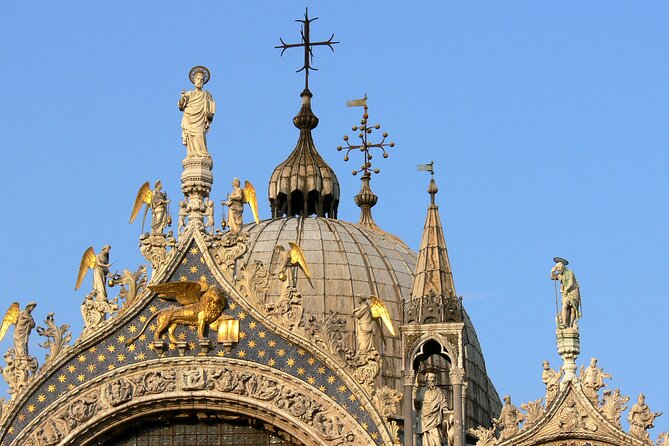 St. Mark’s Basilica Guided Tour with Venice Canals Gondola Ride - Bridge of Sighs, Doge’s Palace area, and the best water-level photo moments