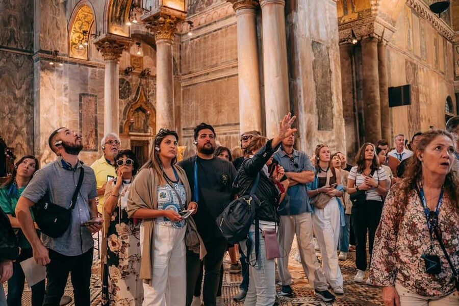 St. Mark's Basilica Tour with Priority Entrance + Gondola - Priority entrance at St Mark’s: what “skip the line” really buys you