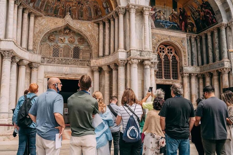St. Mark's Basilica Tour with Priority Entrance + Gondola - Inside the Golden Basilica: how mosaics stories change the whole visit