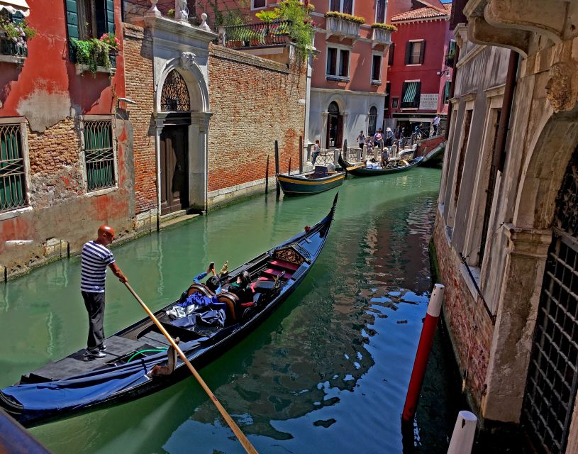 Tour of Doge's Palace and Gondola Ride - Gondola Gallery: Where the Iconic Boat Story Gets Technical