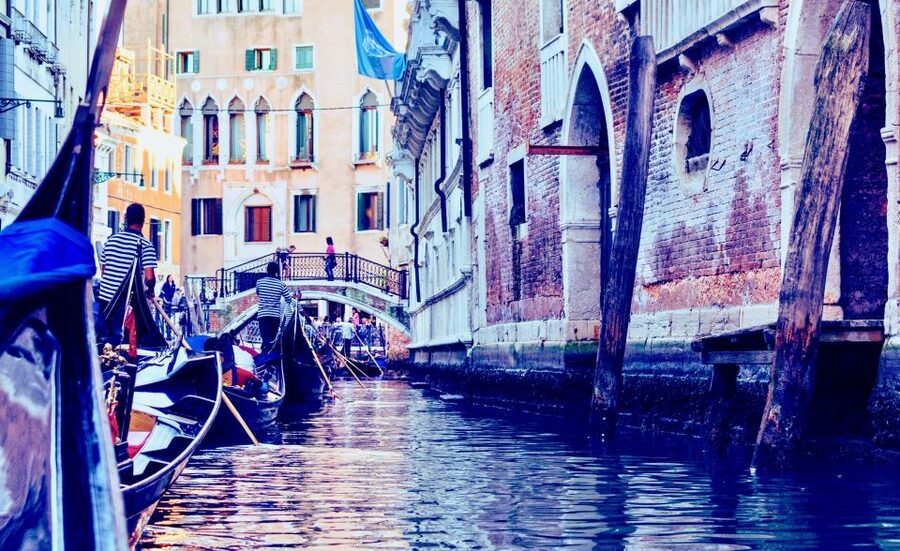 Venice: 30-Minute Gondola Ride on Grand Canal with Serenade - A $59.22 gondola that sells the serenade, not the ride alone
