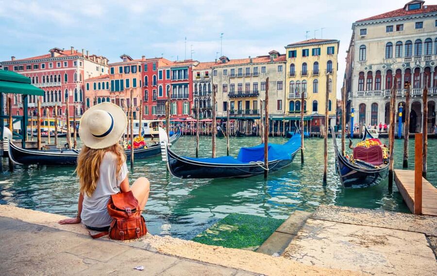 Venice: 30 minutes Enchanting Gondola Ride - Key moments to look for on this 30-minute gondola