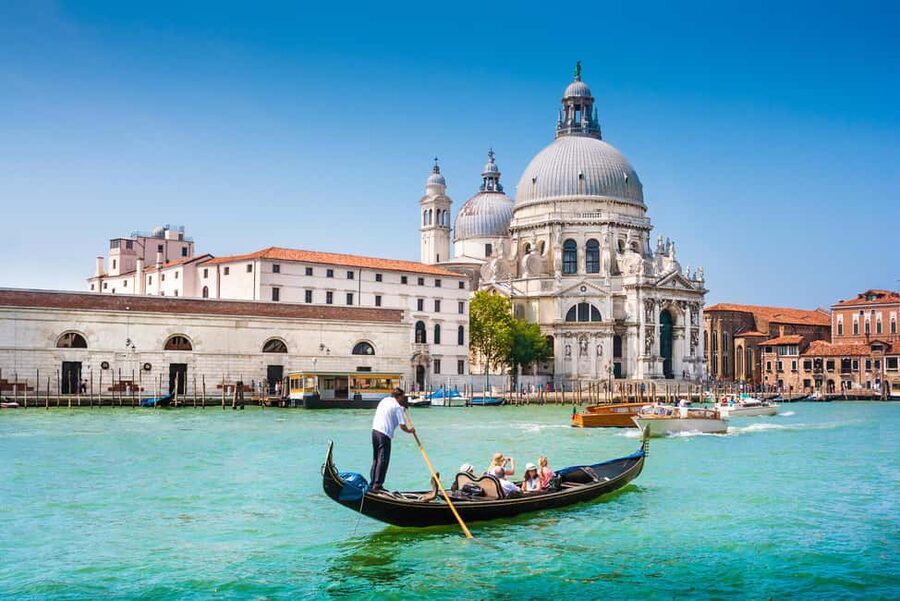Venice: 30 minutes Enchanting Gondola Ride - Why a short gondola (30 minutes) is the smart Venice move
