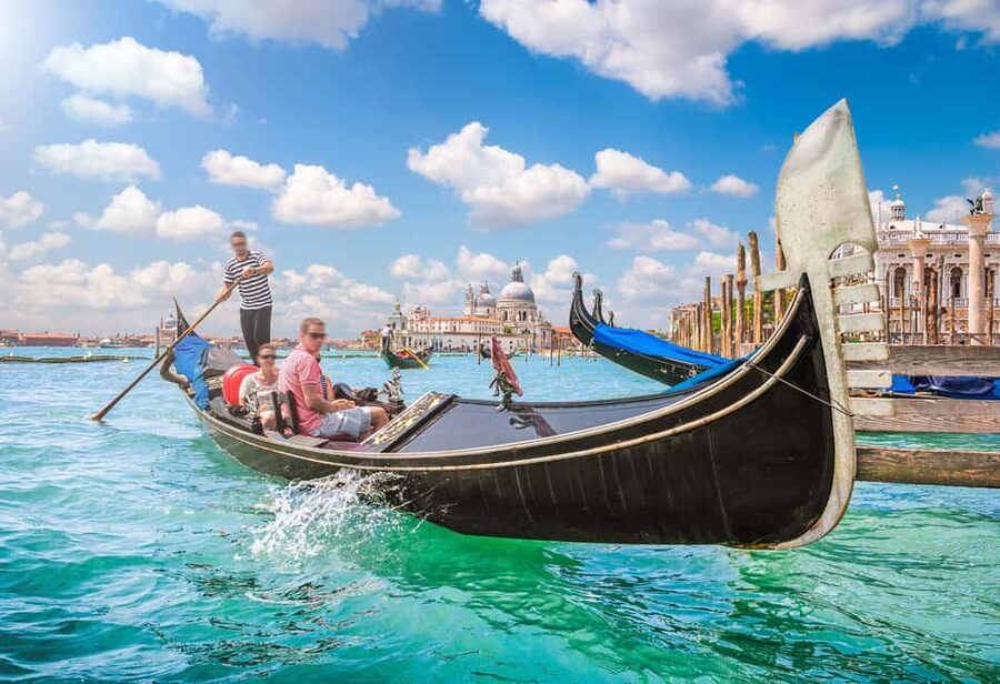 Venice: 30 minutes Enchanting Gondola Ride - Boarding at Bacino Orseolo: what it feels like when Venice becomes water-first