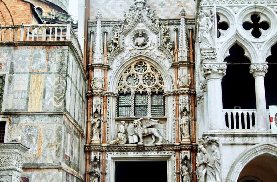 Venice: Basilica and Doge's Palace Tour with Gondola Ride - Practical must-knows so your day doesn’t get derailed