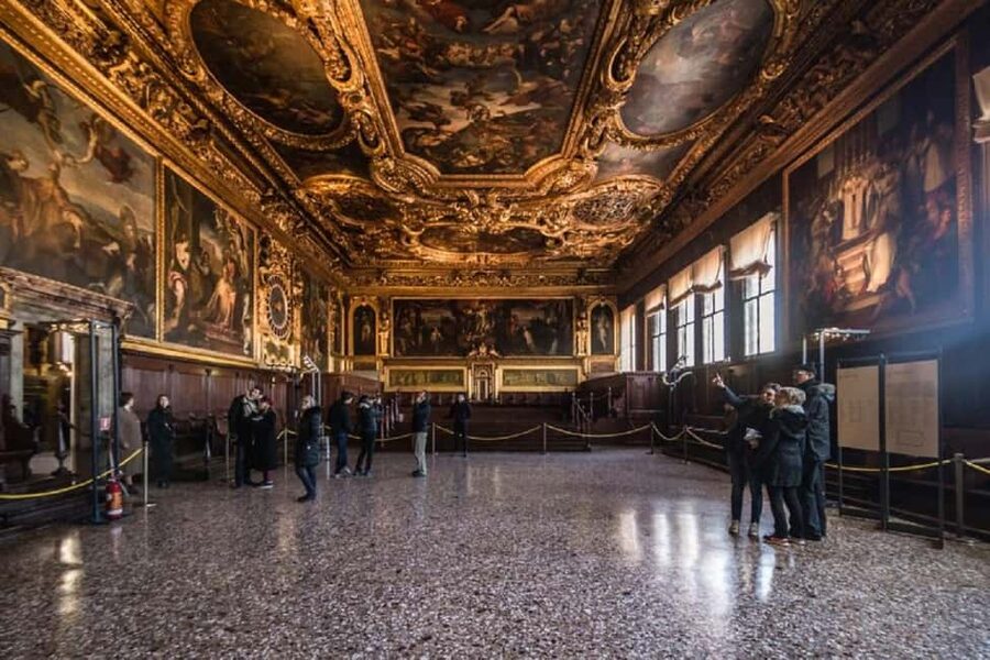 Venice: Basilica, Doge's Palace, Gondola and Lagoon Islands - VR History Gallery: using tech to make Piazza San Marco make sense
