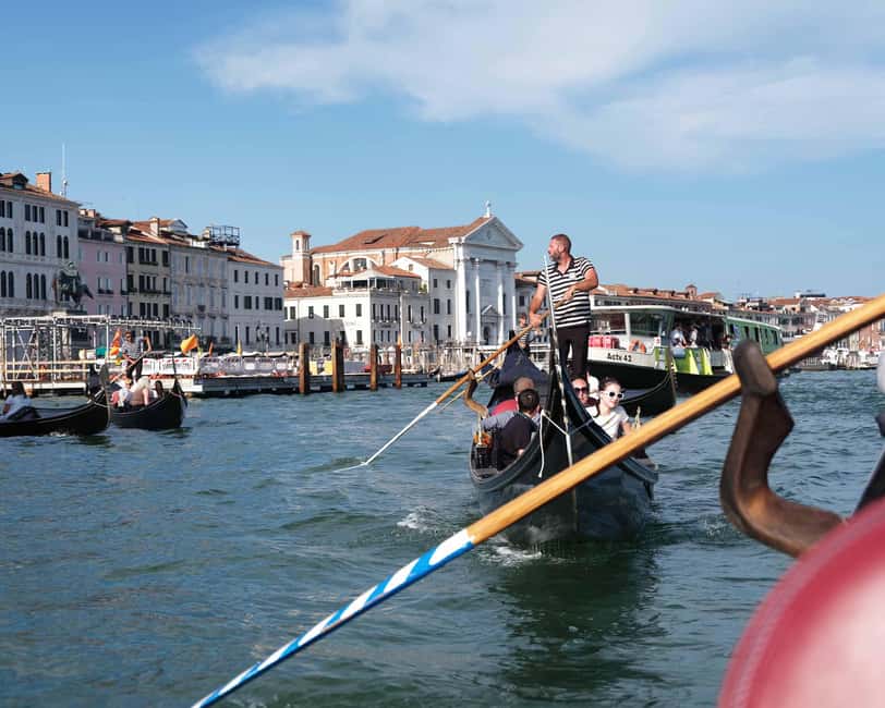 Venice: City Center Walking Tour & Iconic Gondola Ride - Piazza San Marco for 10 minutes: where to look before you wander