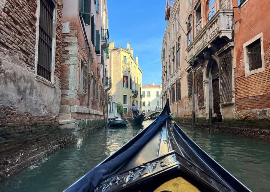 Venice: City Center Walking Tour & Iconic Gondola Ride - A Spritz in a local bàcaro: the break that teaches Venice daily life