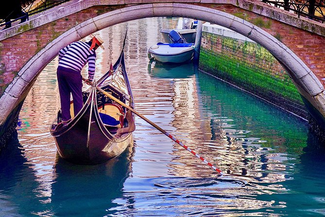 Venice: Classic 30-Minute Gondola Ride Through the Canals - Choosing Morning, Afternoon, or Sunset: Timing Changes the Whole Mood
