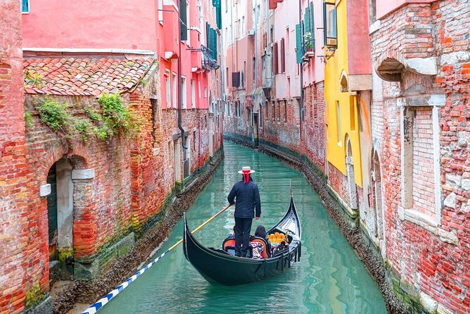 Venice Classic Gondola Ride Along Grand Canal and Hidden Corners - Santa Maria della Salute: Watching the Dome From the Water