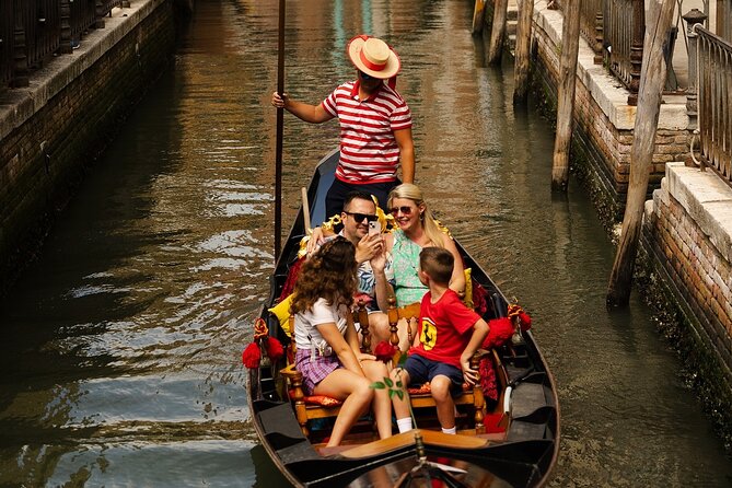 Venice Classic Gondola Ride Along Grand Canal and Hidden Corners - Ca’ Dario Palace and Its Gothic Vibe: The Scary Story Part