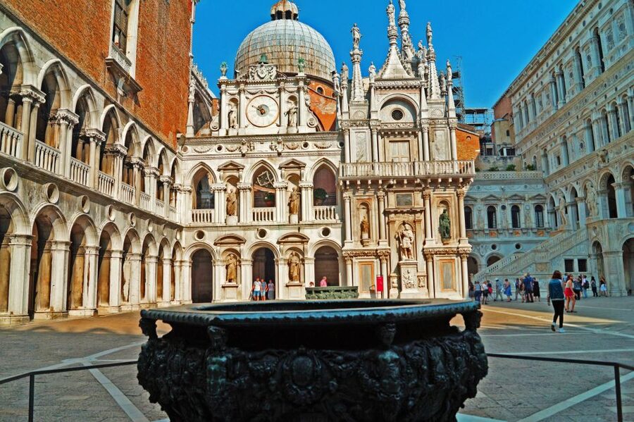 Venice: Doge’s Palace and Basilica Roman Empire Guided Tour - Included perks you should actually use: museum access near St. Mark’s