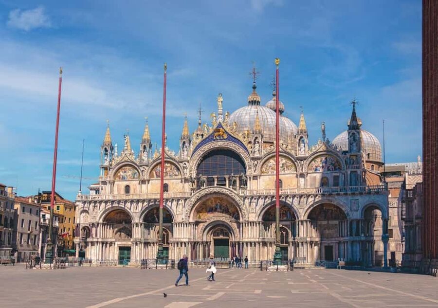Venice: Doge's Palace and St Mark's Tour with Gondola Ride - Campanile Photo Stop and the Bridge Moments