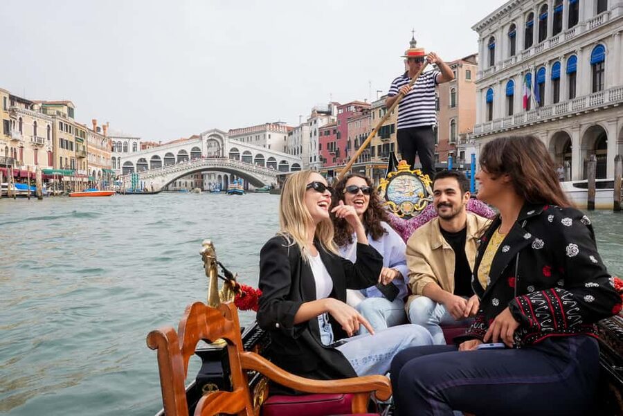 Venice: Doge's Palace and St Mark's Tour with Gondola Ride - Piazza San Marco Start: Fast Entry, Then Real Orientation