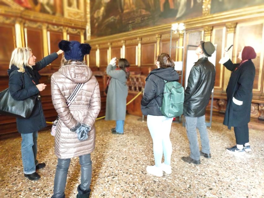 Venice: Doge's Palace Guided Tour with Optional Gondola Ride - The Bridge of Sighs: walk the story, not just the photo