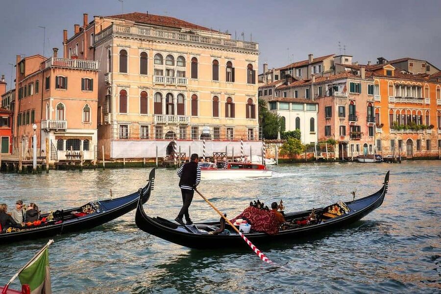 Venice: Doge's Palace Guided Tour with Optional Gondola Ride - St. Mark’s Square: the short orientation that pays off