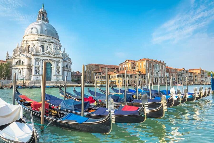 Venice: Gondola Ride Along Grand Canal and Hidden Corners - Key things to know before you go
