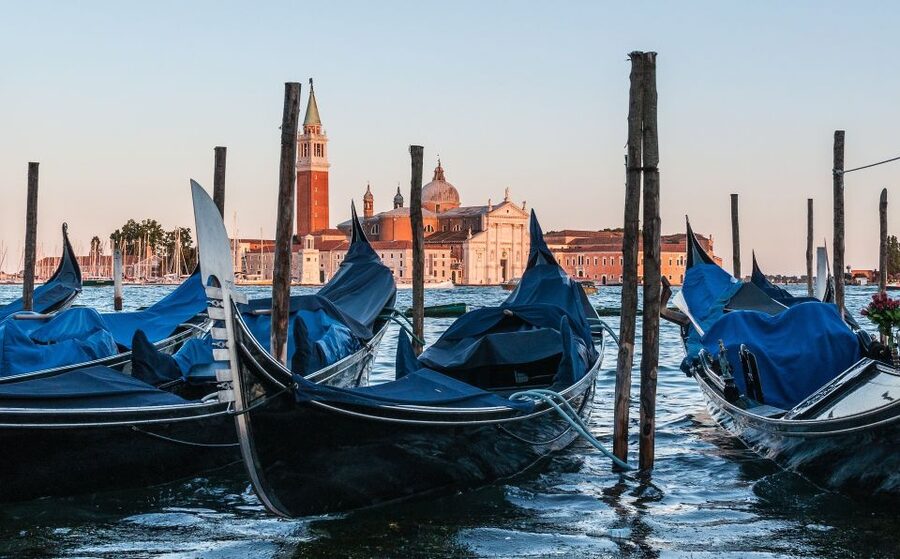 Venice: Gondola Ride and Dinner Experience - Why This Gondola-and-Dinner Combo Makes Sense in Venice