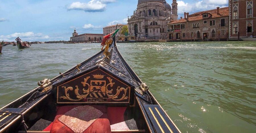 Venice: Gondola Ride and Dinner Experience - The 30-Minute Gondola Ride: Private, Calm, and Built for the Channels