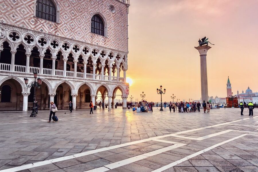 Venice: Gondola Ride and Skip the Line Doge's Palace Tour - Bridge of Sighs to the prisons: a guided story with edge