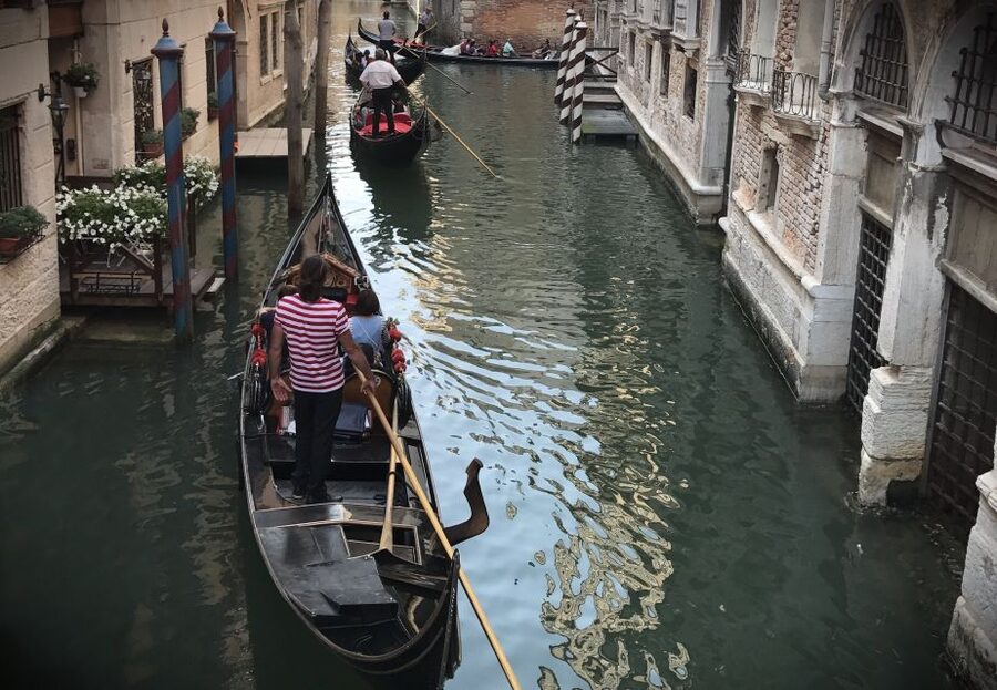 Venice: Gondola Ride & Guided Tour of St. Mark's Basilica - Gondola Gallery: tools, cross-section, and why craftsmanship matters