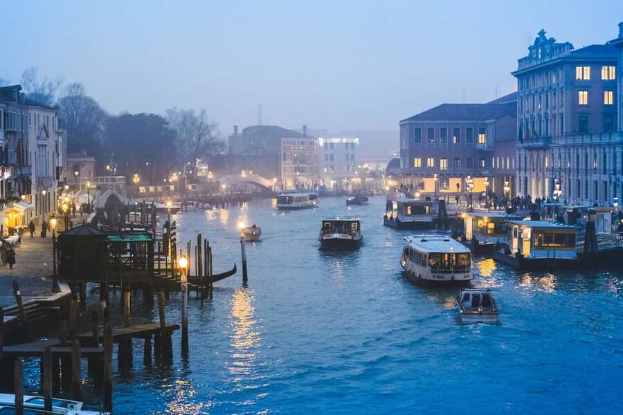 Venice: Gondola Ride under the Bridge of Sighs with Audio Guide App - Key highlights to know before you go