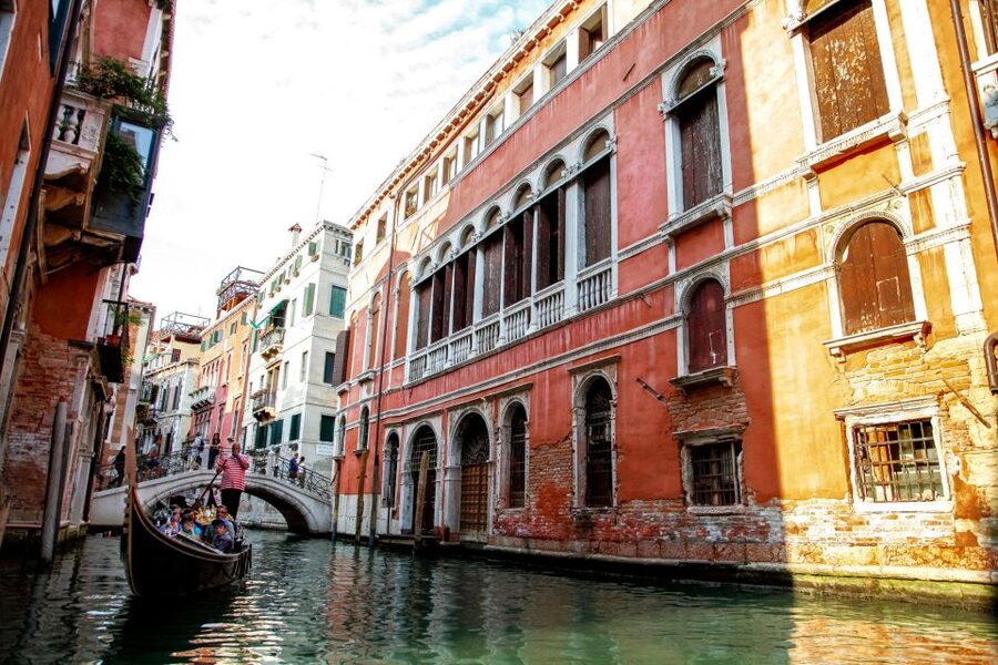Venice: Gondola Ride with Live Guide or Audio Guide - Practical Tips to Make the Ride Feel Effortless