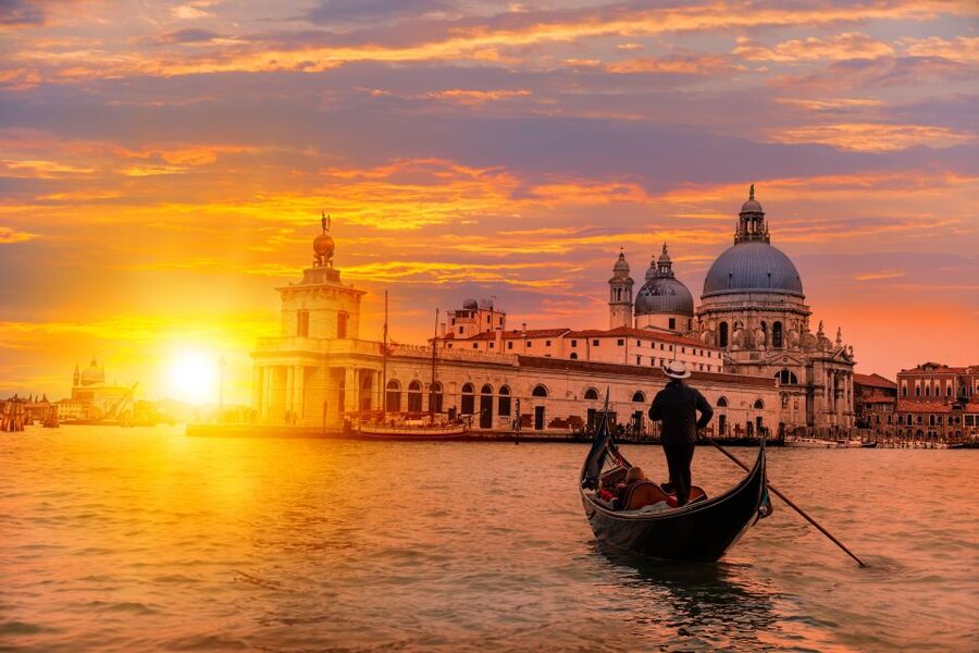 Venice: Gondola Tour under the Bridge of Sighs & Audio Guide - App Commentary and Optional Audioguide: Learning Without Interrupting the Ride