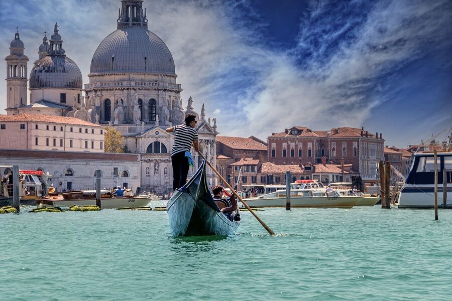 Venice: Grand Canal by Gondola with Live Commentary - Grand Canal Magic Plus the Narrow-Canal Reality