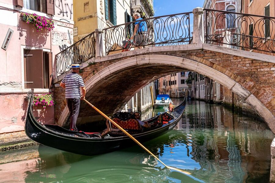 Venice: Grand Canal Gondola Experience with Live Commentary™ - Optional Add-Ons: Rialto Walk and Ca’ Rezzonico (If You Select Them)