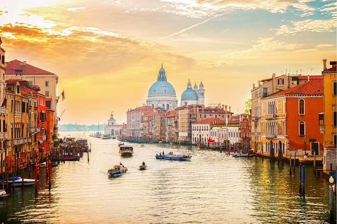 Venice Highlights with Local: Private Walking Tour & Gondola Ride - Stop 1: Campo San Luca, Rialto Bridge views, and a quiet courtyard break